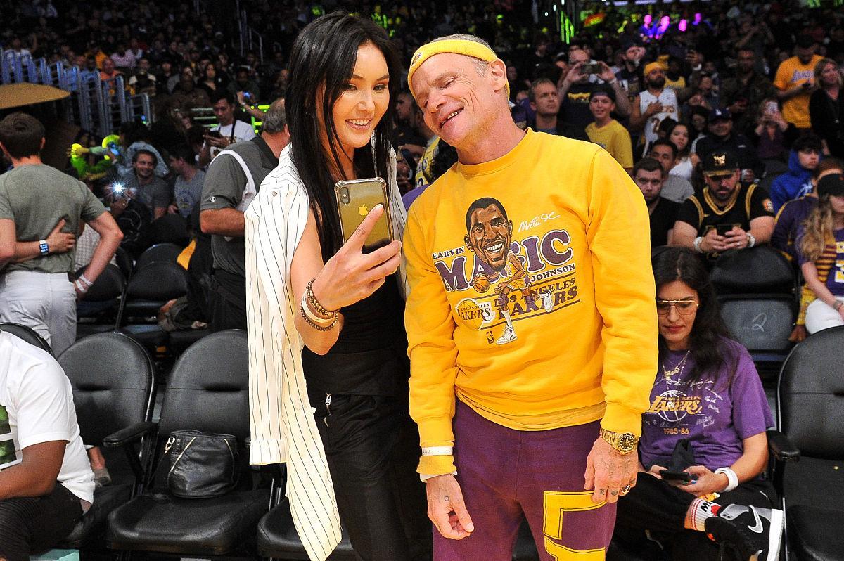 牛牛棋牌-湖人领先12分惨遭逆转！三大致命败因让黄蜂完成18分大胜