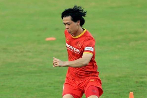 斗牛游戏-越南队出战国足阿曼27人名单:阮公凤正式入选