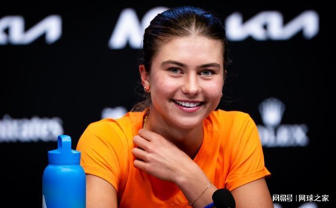 棋牌游戏-新星不断！美国小将不失一盘进八强