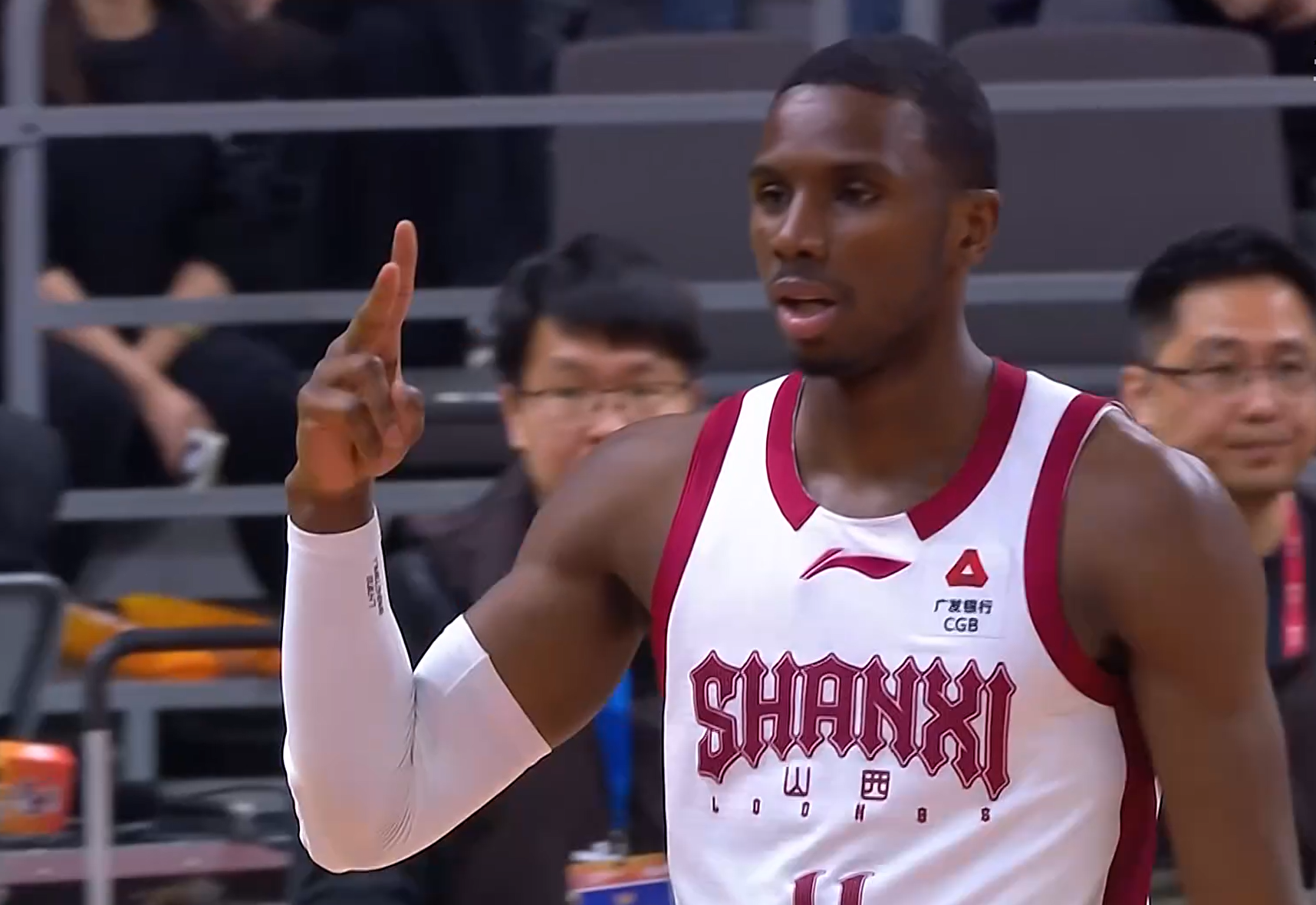 抢庄牛牛-CBA裁判专家，给迪亚洛提了一个建议